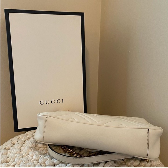 Brand New Gucci Purse - Picture 7 of 16